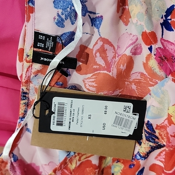 REMI Floral Short Sleeve Dress VERO MODA - Picture 2 of 3